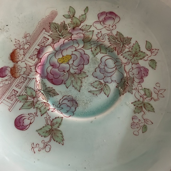 Starr Hill Antiques
Adams Royal Ivory Calyx Ware Saucer Bowls - Picture 2 of 9